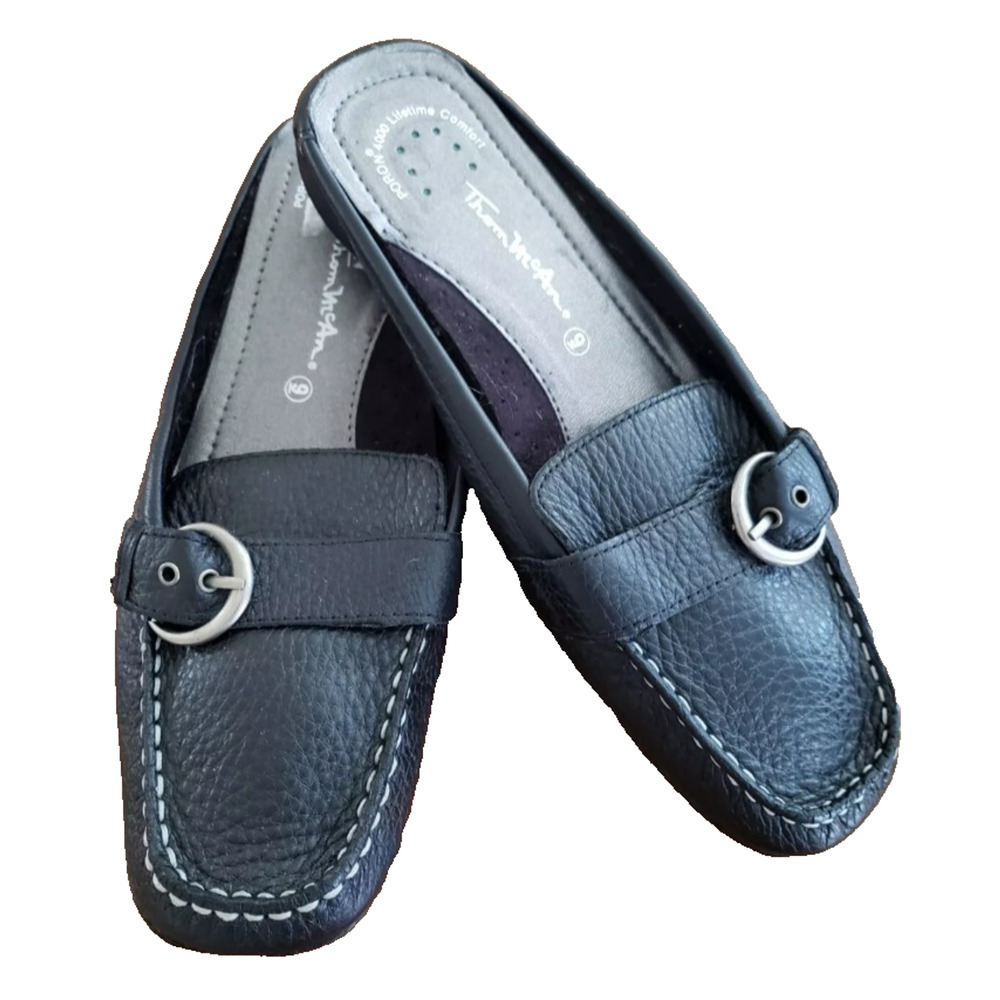 Thom McAn Women's 9 US Mule Slides Flats Black Pebbled Leather Buckle
